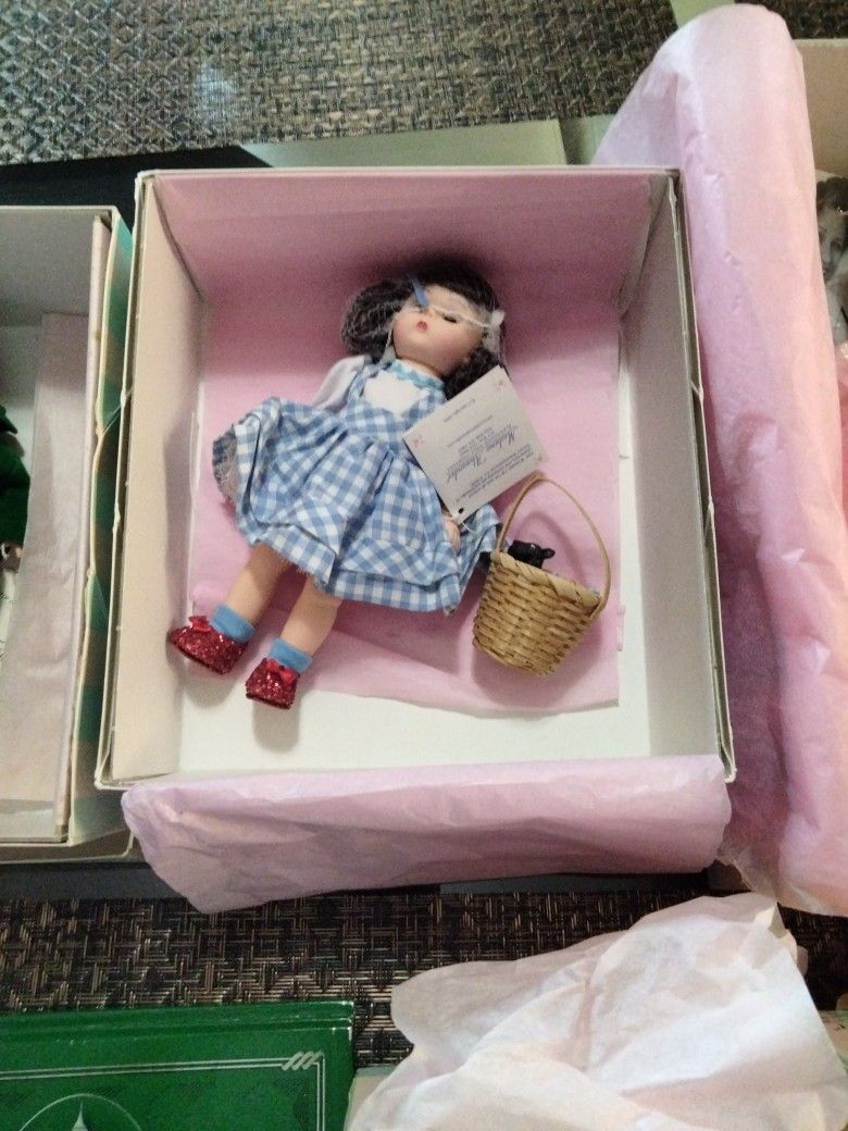 Estate Sale - Wizard Of Oz Collection