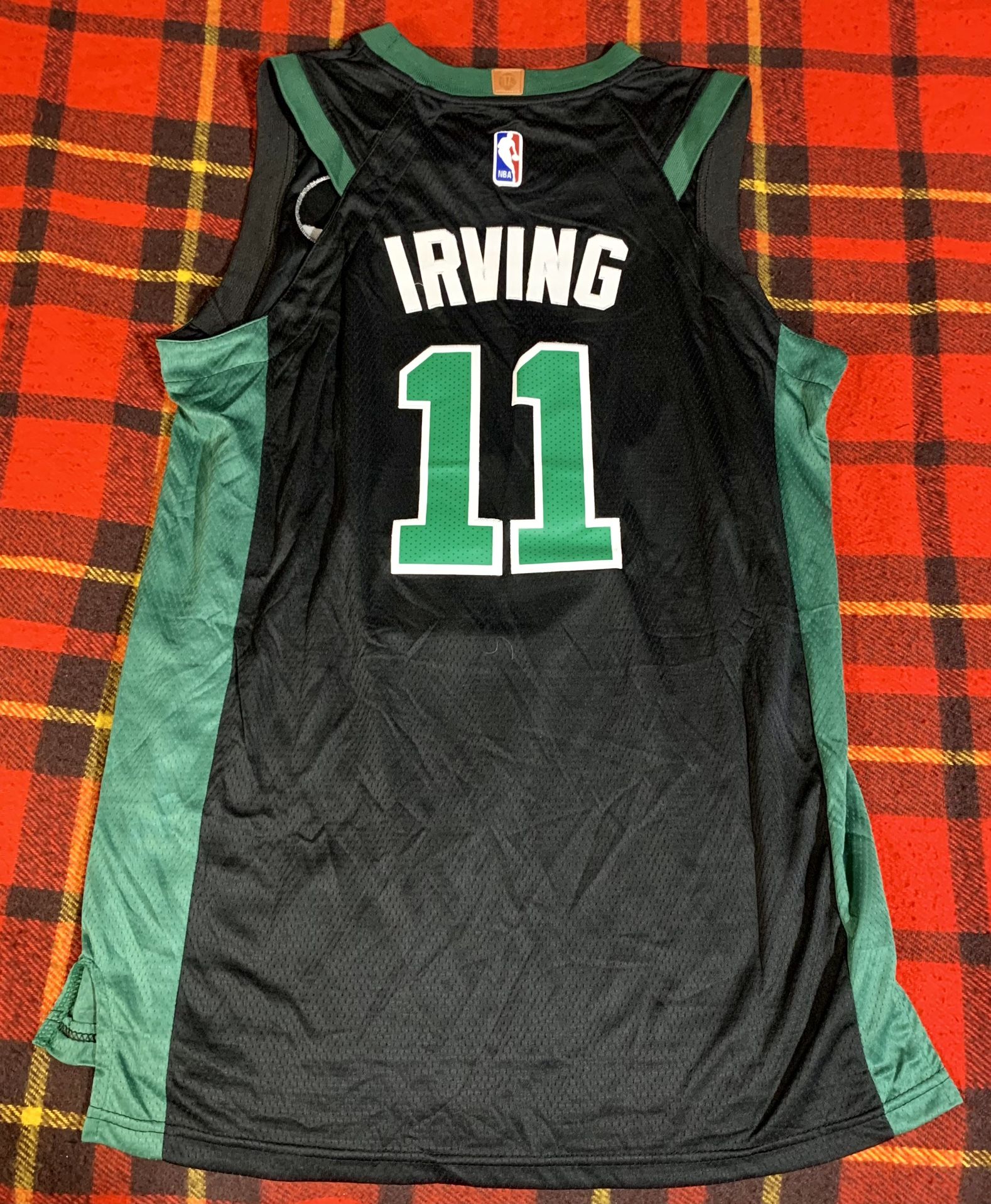 Mens Nike Kyrie Irving Boston Celtics NBA Basketball Jersey Size Large New