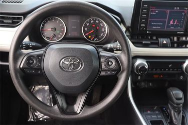 2020 Toyota RAV4 Thumbnail
