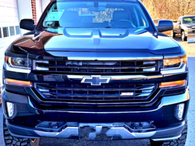 2016 Chevrolet Silverado LT look great