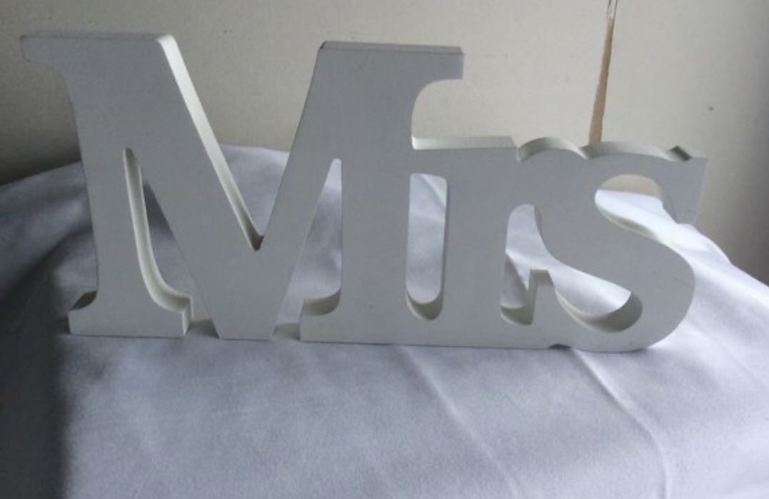 Wedding signage “Mrs & Mrs/Mr”