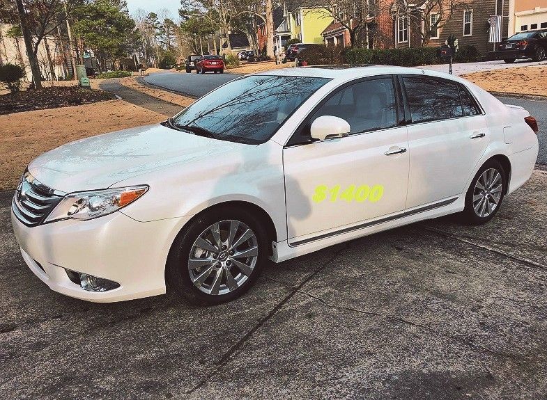 WELL MAINTAINED 2 0 1 1 Toiota Avaloñ!