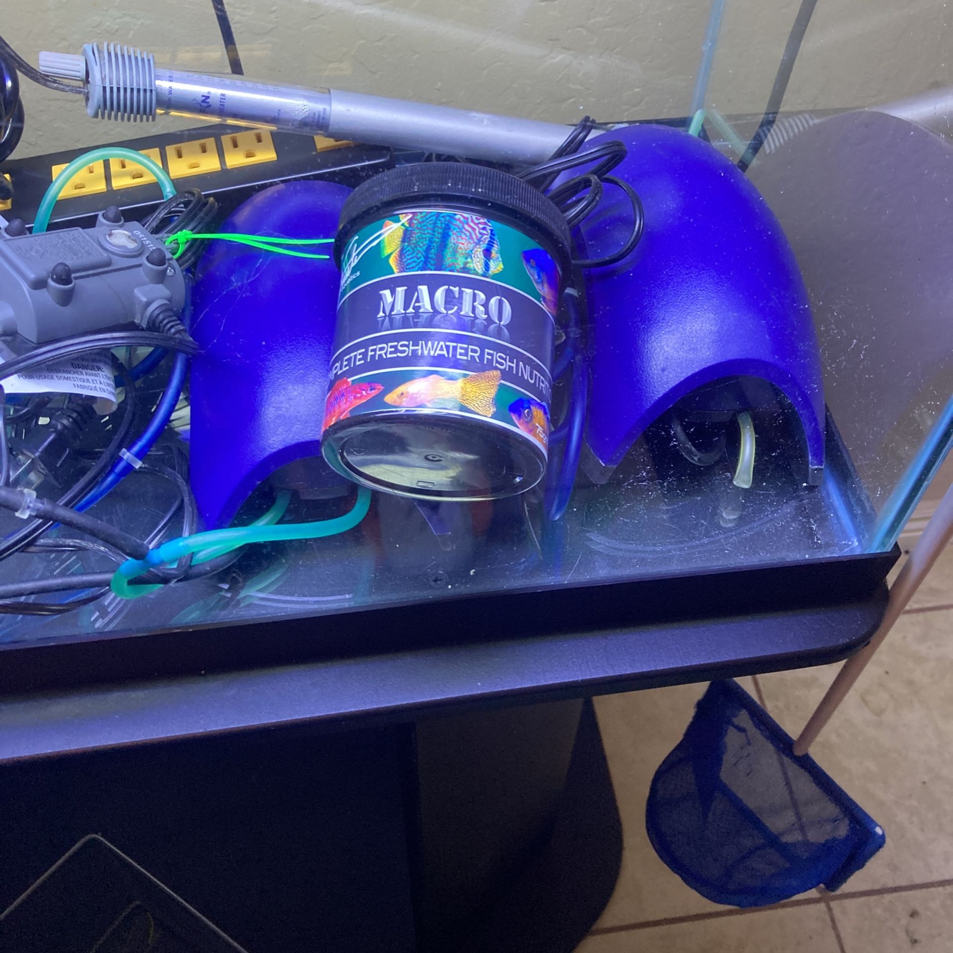 29 Gallon Fish Aquarium With Stand And Lots Of Needed Equipment And Decorations
