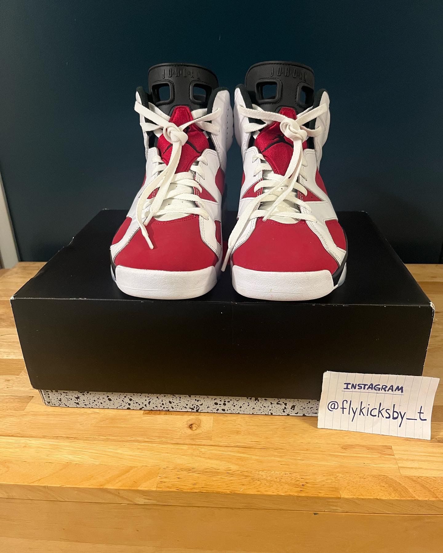 Retro 6 Carmine