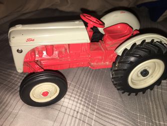 Ford tractor Thumbnail