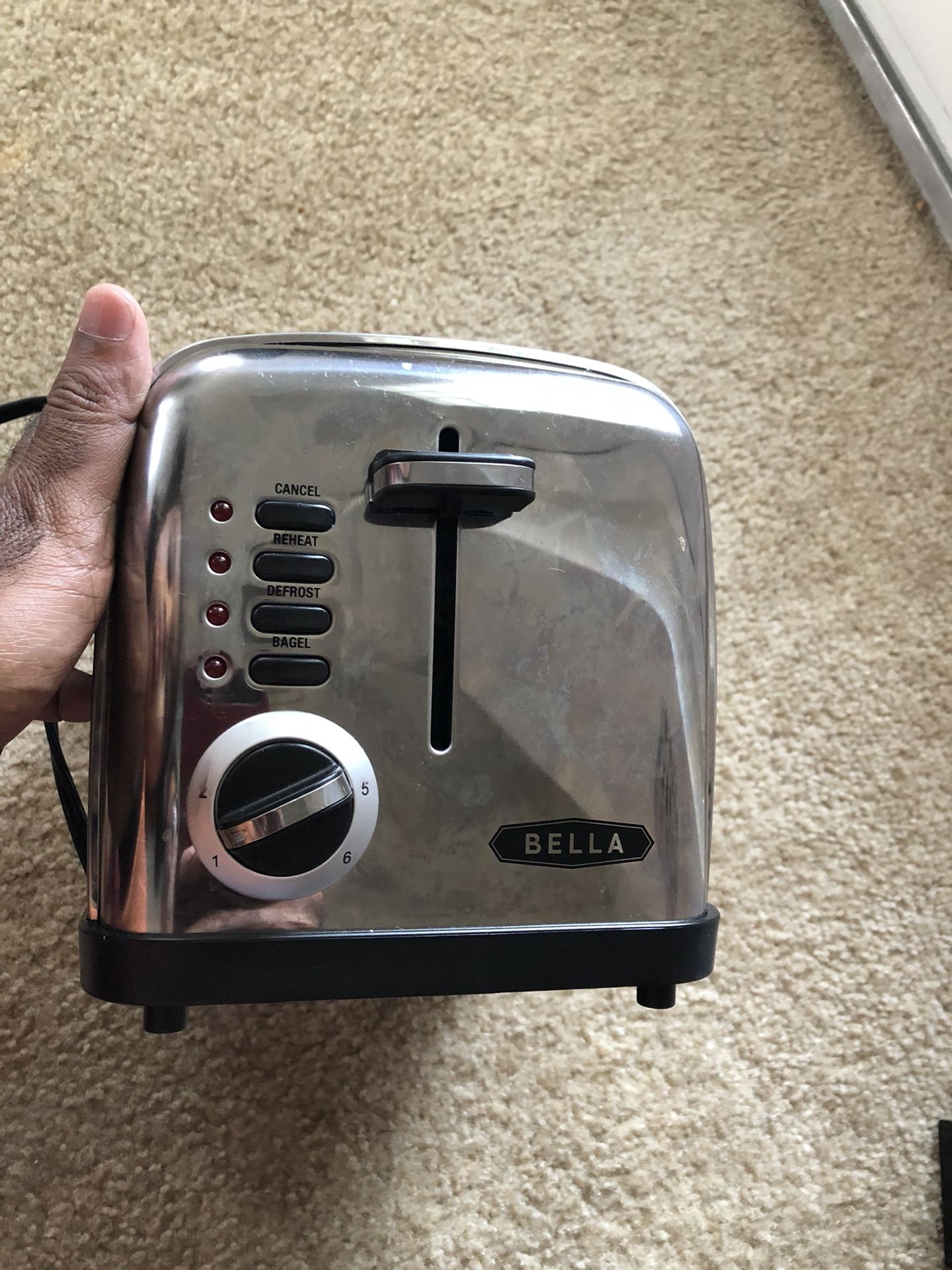 Bread toaster , hand mixer , vegetables chopper