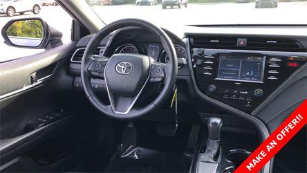 2020 Toyota Camry Thumbnail
