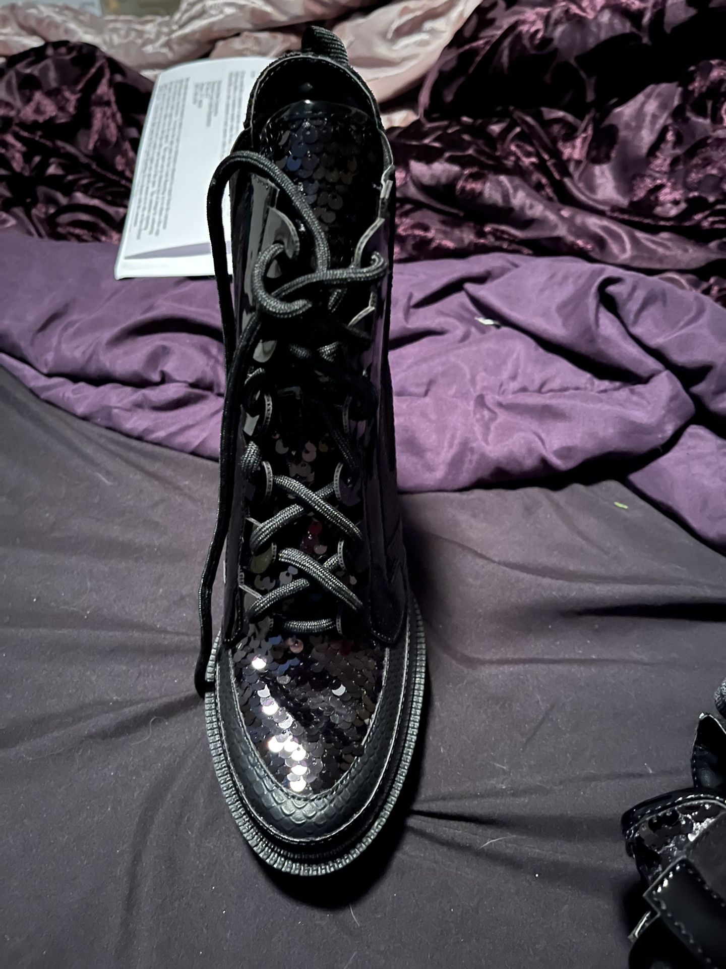 size 7 black sequence boot heels