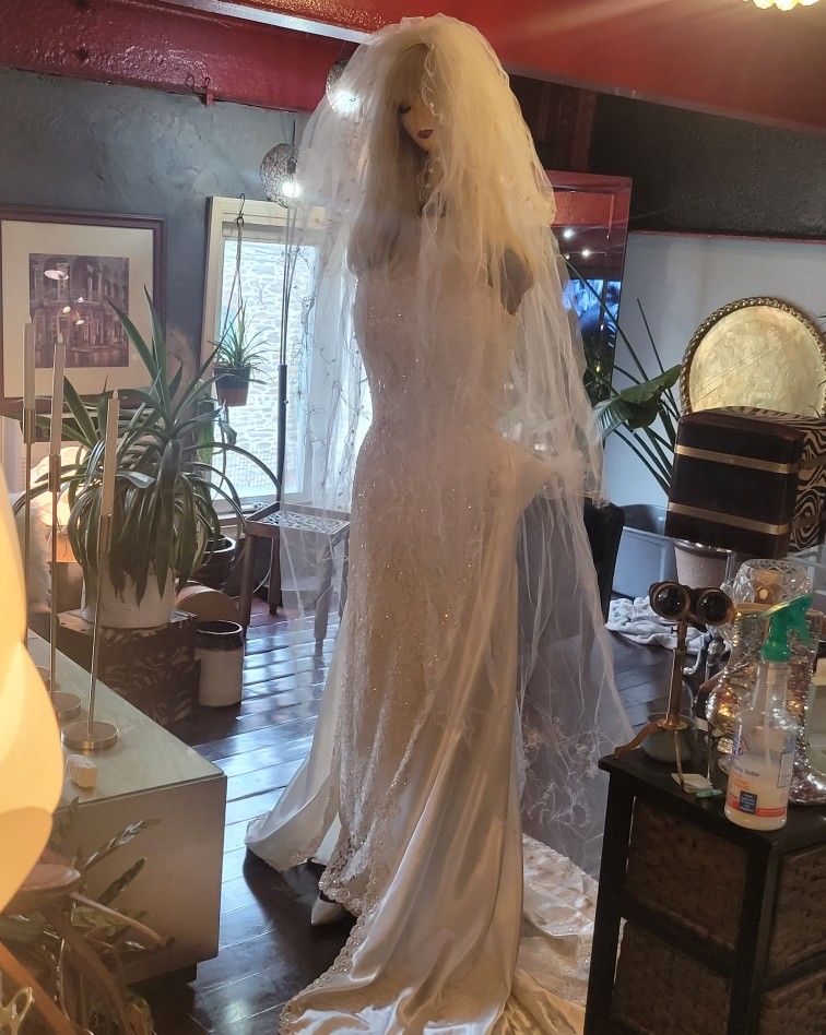 EMAUEL UNGARO VINTAGE LACE PEARL SEQUIN BEADED WEDDING GOWN & TRAINNEW NEVER WORN SIZE 12 I ORY