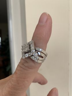 Stunning diamond ring Thumbnail