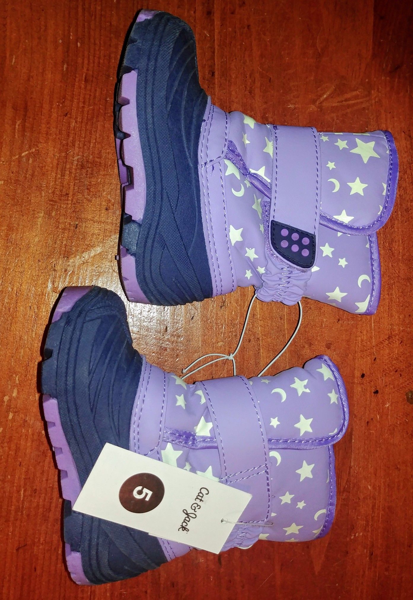 Toddler girl's Cat and Jack snowboots