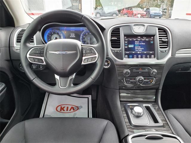 2018 Chrysler 300