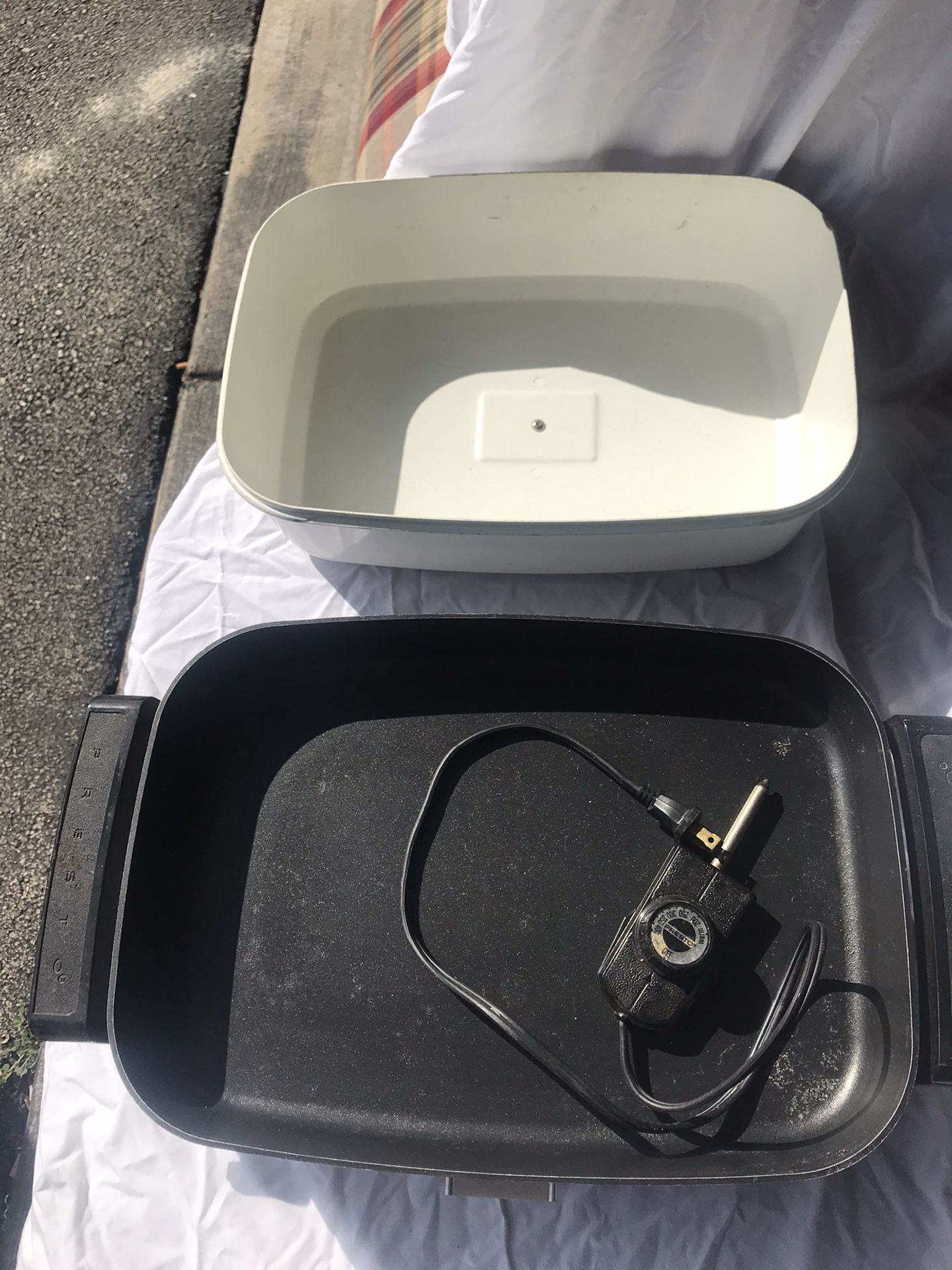 Presto Countertop ELECTRIC SKILLET Frying Pan 15” x 11” Vintage 340G WORKS GREAT