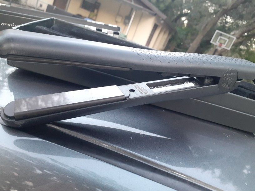 Royale Hair Straightener Pro