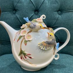 Beautiful Tea pot Pottery Barn, Pier One Imports Thumbnail