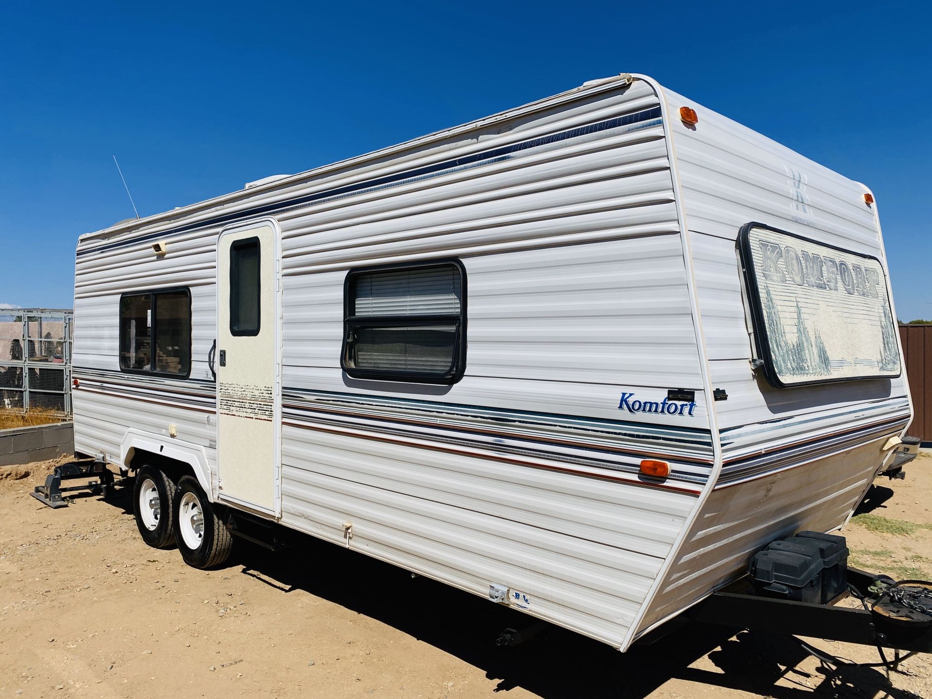 I am selling my 1998 comfort light 23 foot travel trailer this trailer