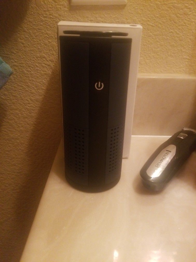 Rechargeable Car Air Purifier / Hepa Filter included