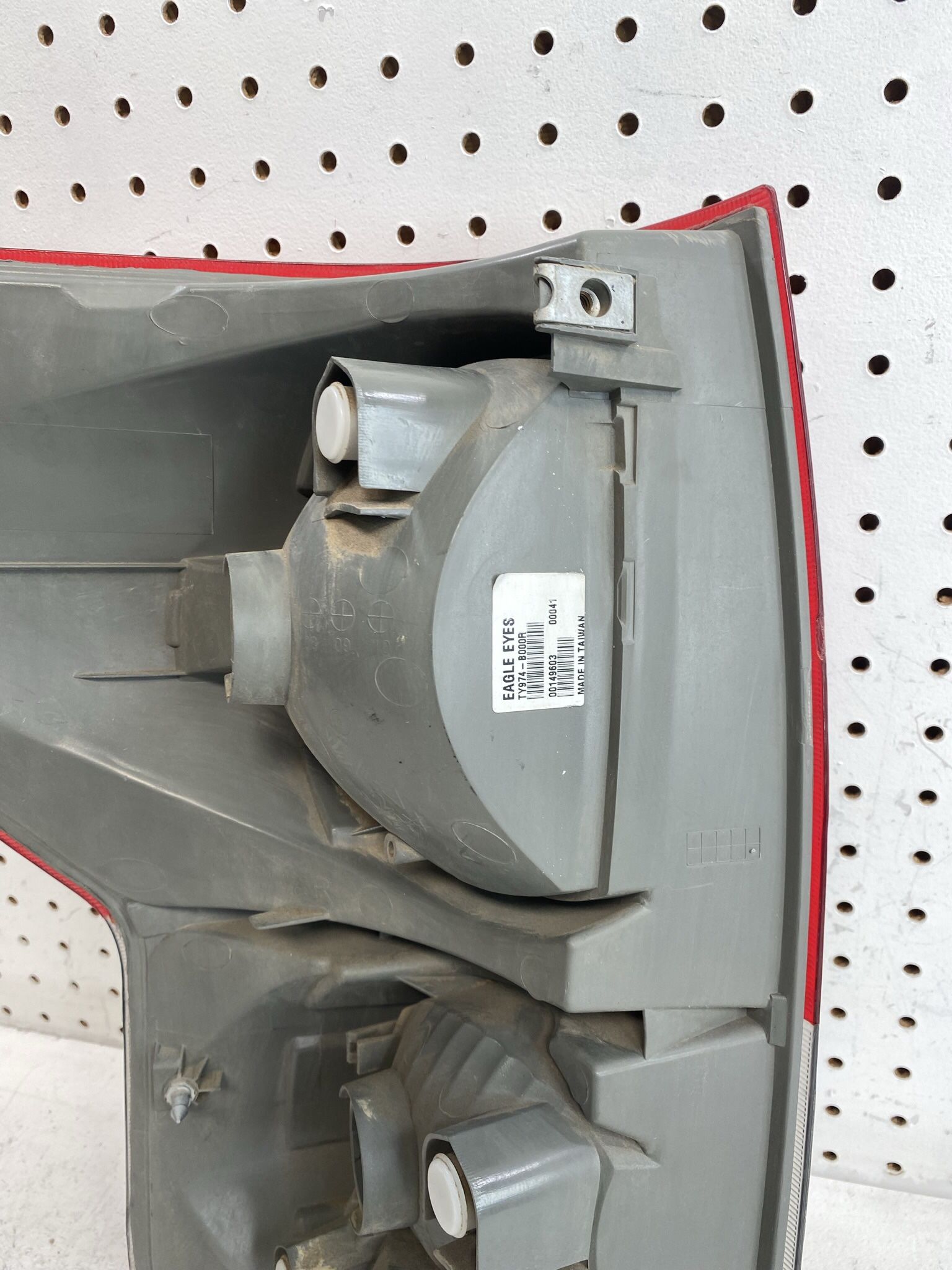 2010 2013 TOYOTA TUNDRA RIGHT SIDE TAIL LIGHT DEPO