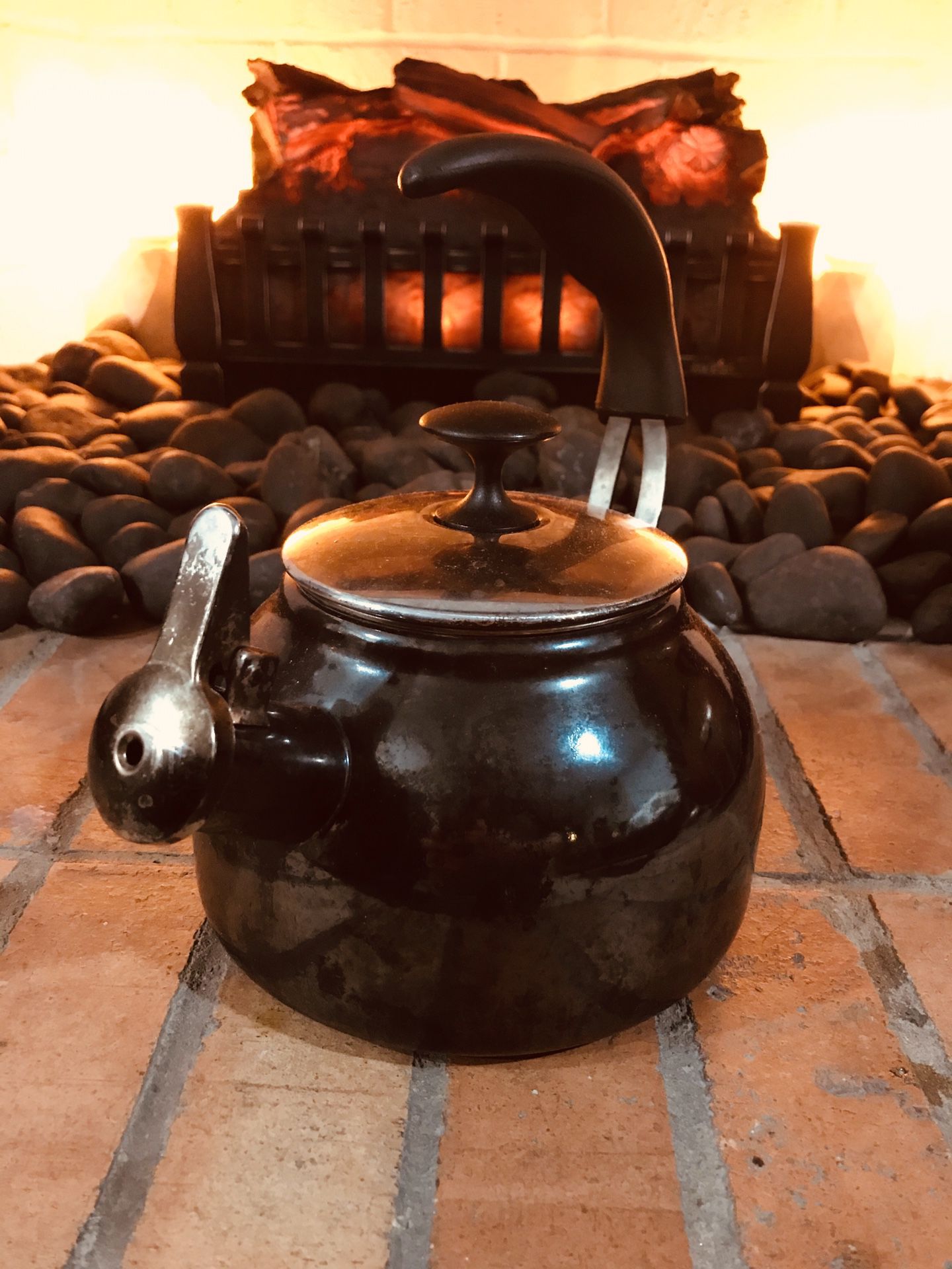 Tea Kettle Pot darker gunmetal grey with lid & whistle
