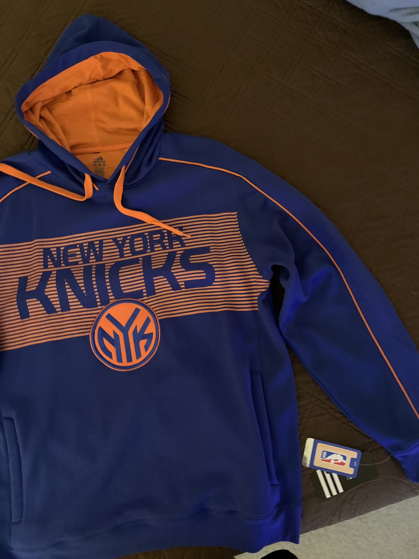 NY KNICKS HOODIE (Large)