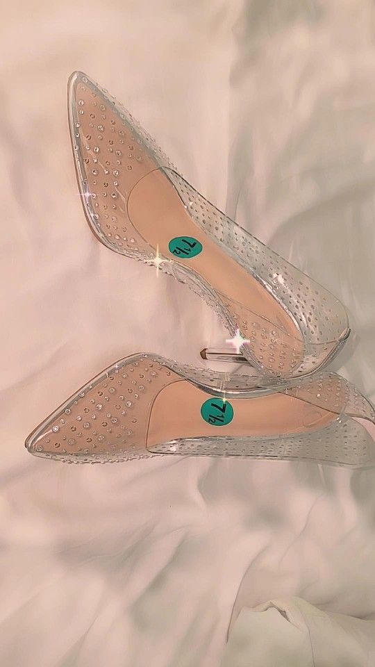 JLo Heel Pumps 👠Rhinestone Clear
