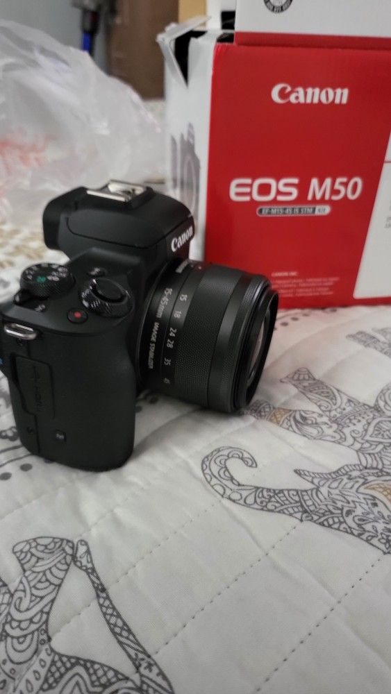 Canon Eos M50