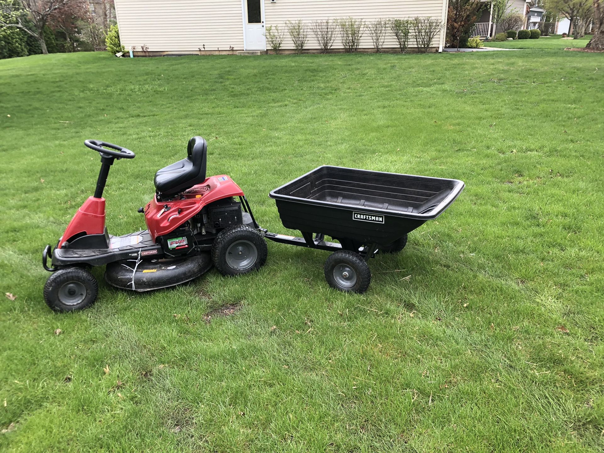 Craftsman R1000 30” Riding Lawn Mower for Sale in Geneva, IL OfferUp
