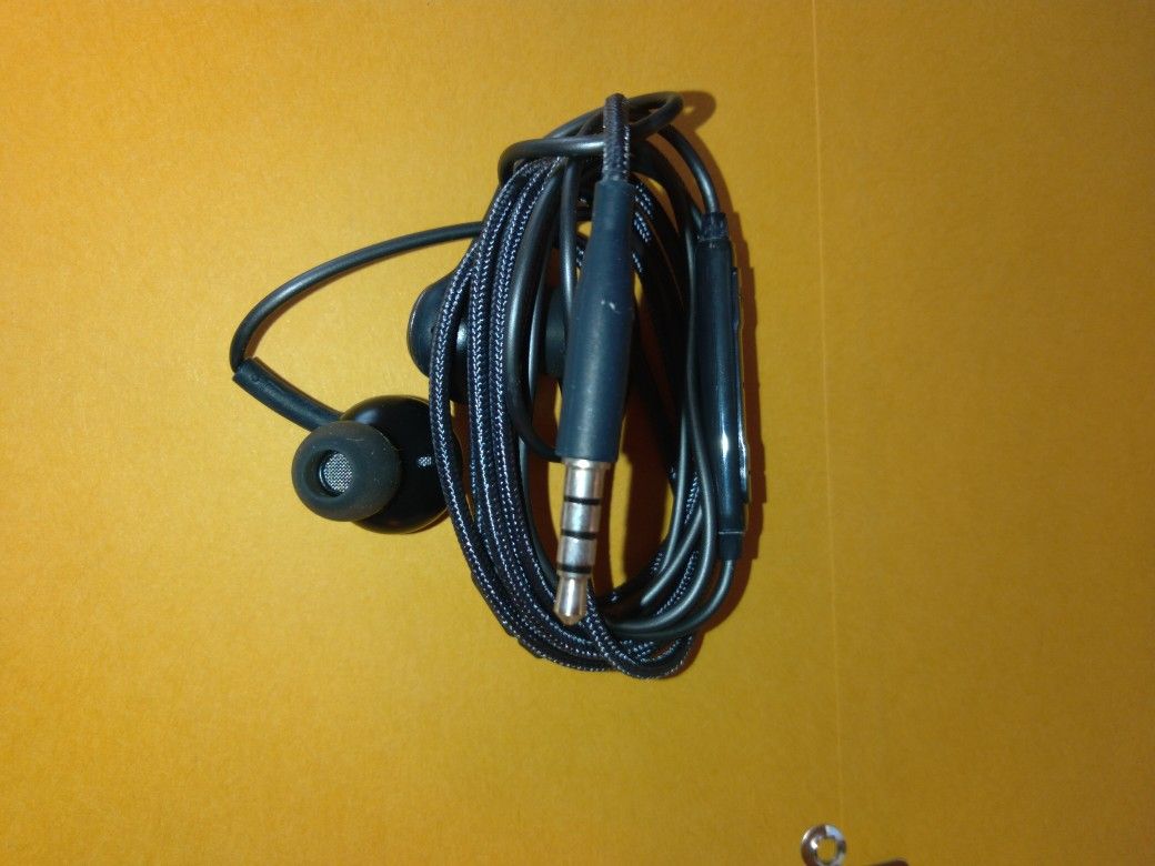 Samsung AKG Headphones Old Style