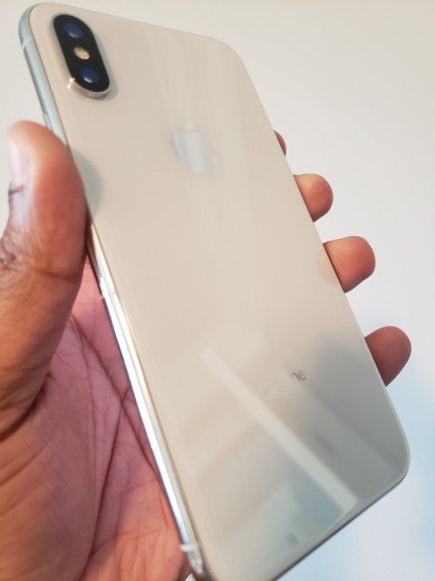 iPhone X , Unlocked for All Company Carrier, Excellent Condition like New