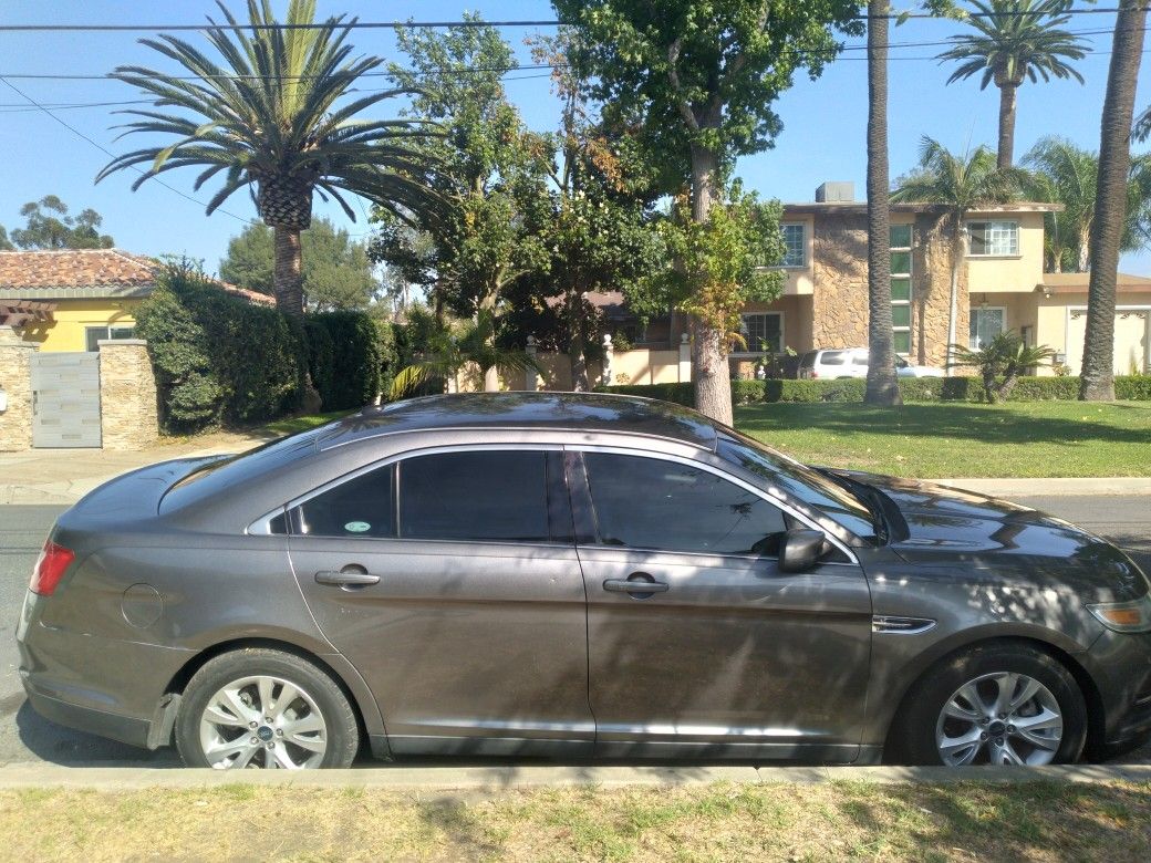 2012 Ford Taurus