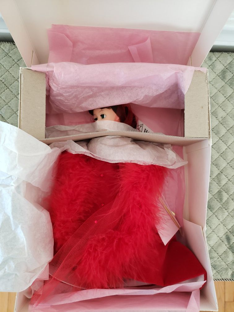 Madame Alexander Scarlett Red Dress 10" Doll (Gone With The Wind)