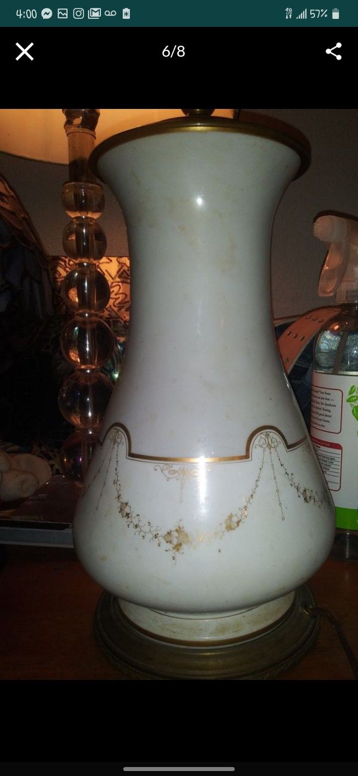 Elegant Antique & Victorian era Lamp