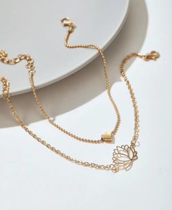 3 LEFT Stunning NEW 2pc Hollowed Lotus And Solid Heart Pendant Charm Women’s Fashion Jewelry Anklet Set  Thumbnail