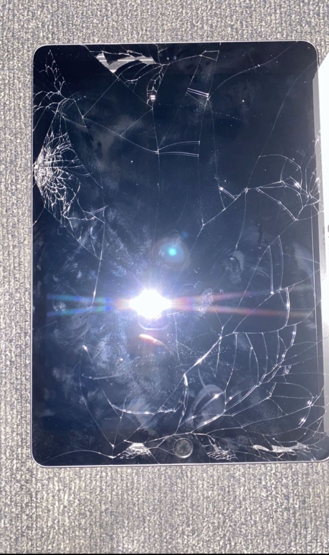 Cracked iPad that works with keyboard and an Apple Pencil