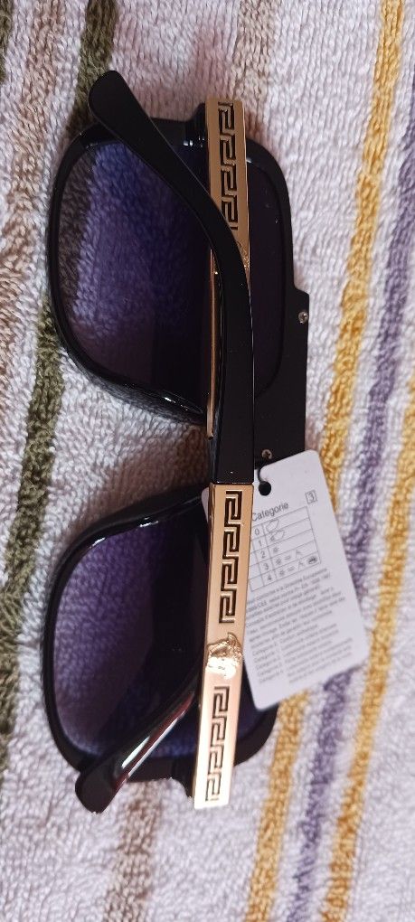 Lentes De Sol Unisex. Traen Su Código Y Su Bolsita Cubre Polvos
