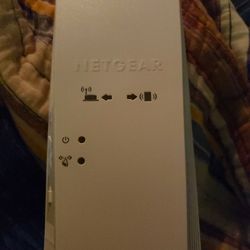 NETGEAR AC1900 Dual Band WiFi Mesh Extender Essentials Edition Thumbnail