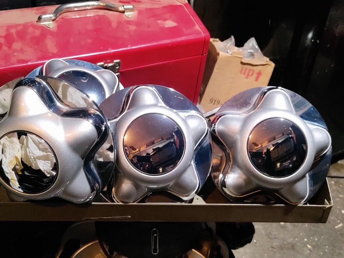 1997 To 2000 Ford Expedition Or F-150 Charm Center Cap Silver F65A-1A096