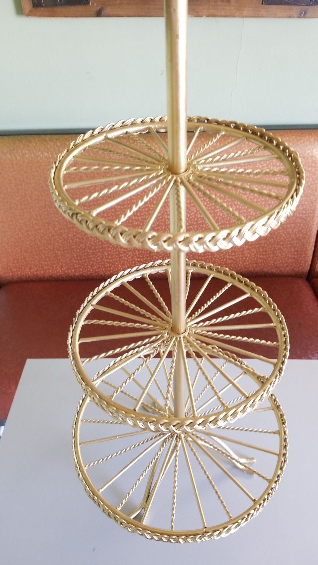 Cup cake stand (gold)