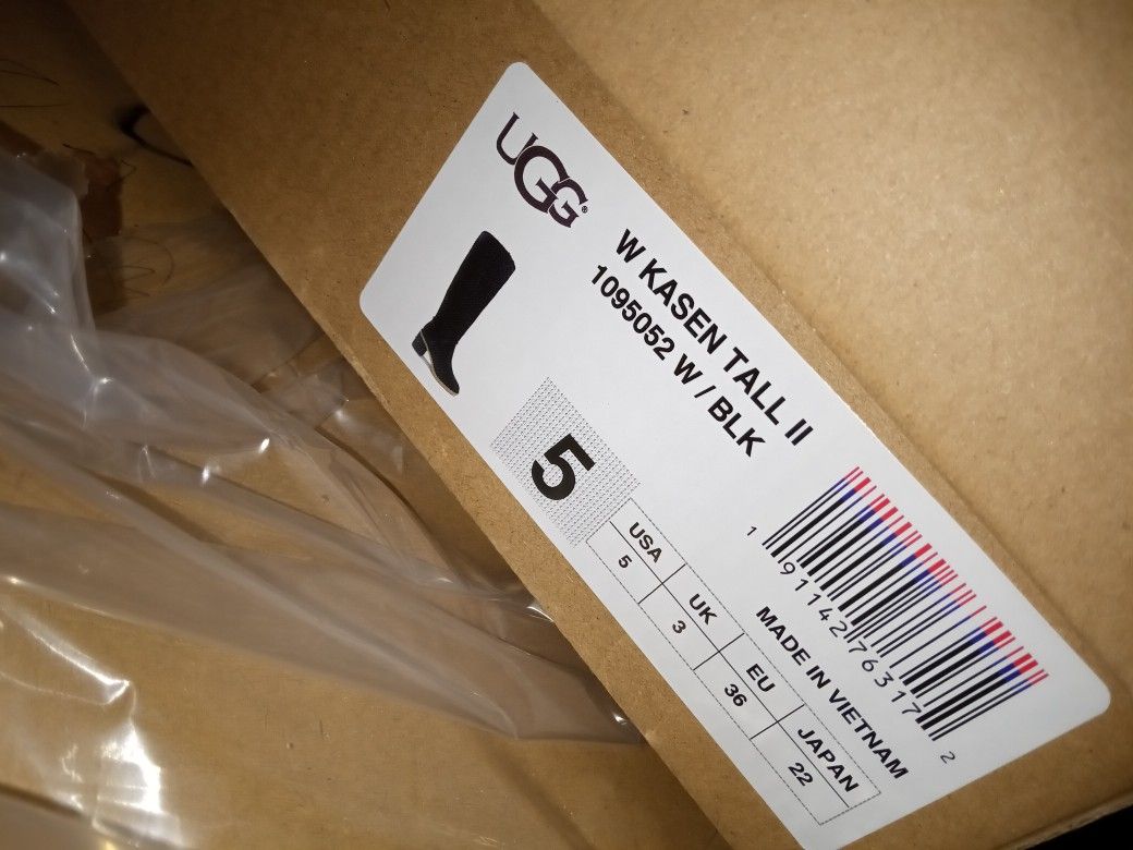 Australian UGGS size 5 (Brand New)*