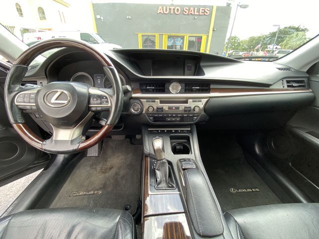 2017 Lexus ES