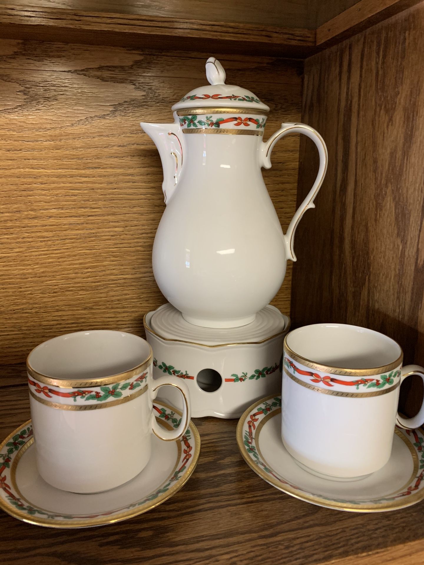 Bavarian China 16 pc Coffee Set w/ Christmas Holly Ribbons, Bows & Evergreen with Gold Trim