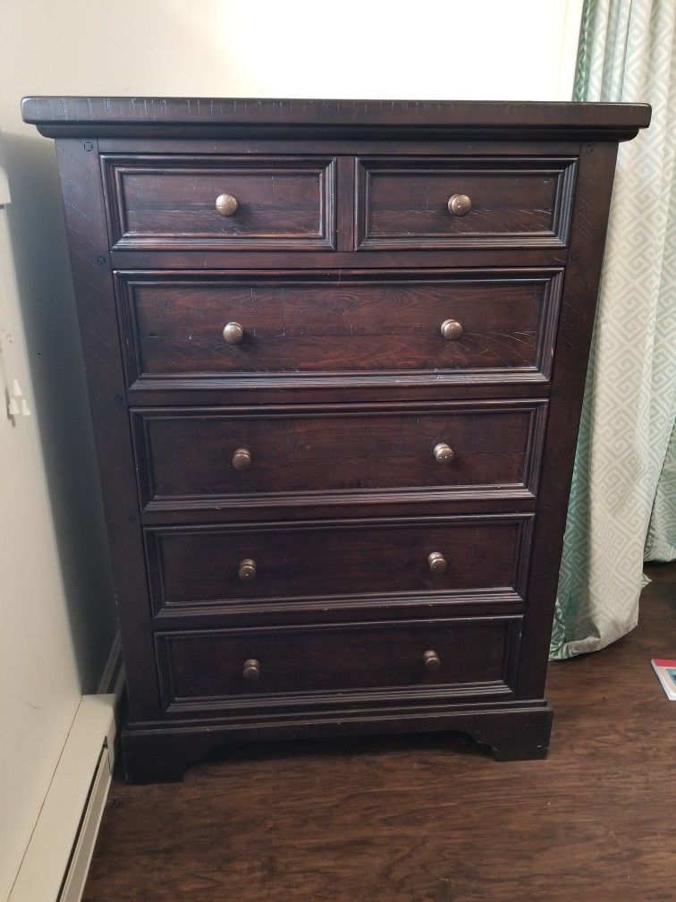 Aspen Homes King Size Furniture Set