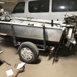 Crestliner 14 Foot Aluminum Boat With Johnson Outboard And Home Made Trailer Thumbnail
