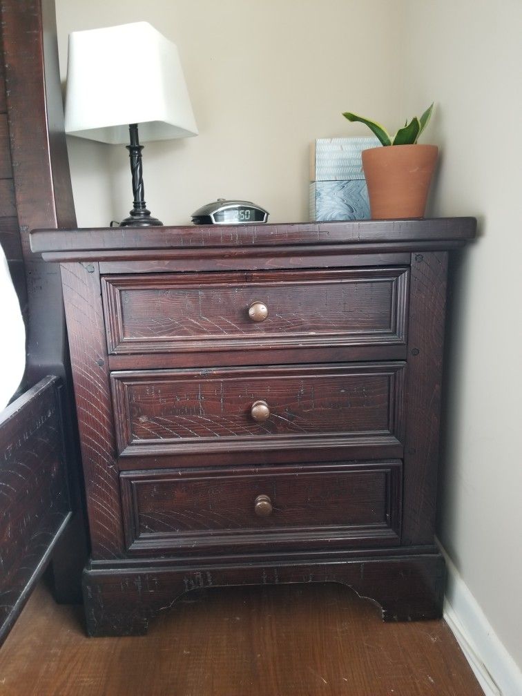 Aspen Homes King Size Furniture Set