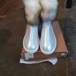 Brand New White And Silver Fur Boots Size 11 Thumbnail