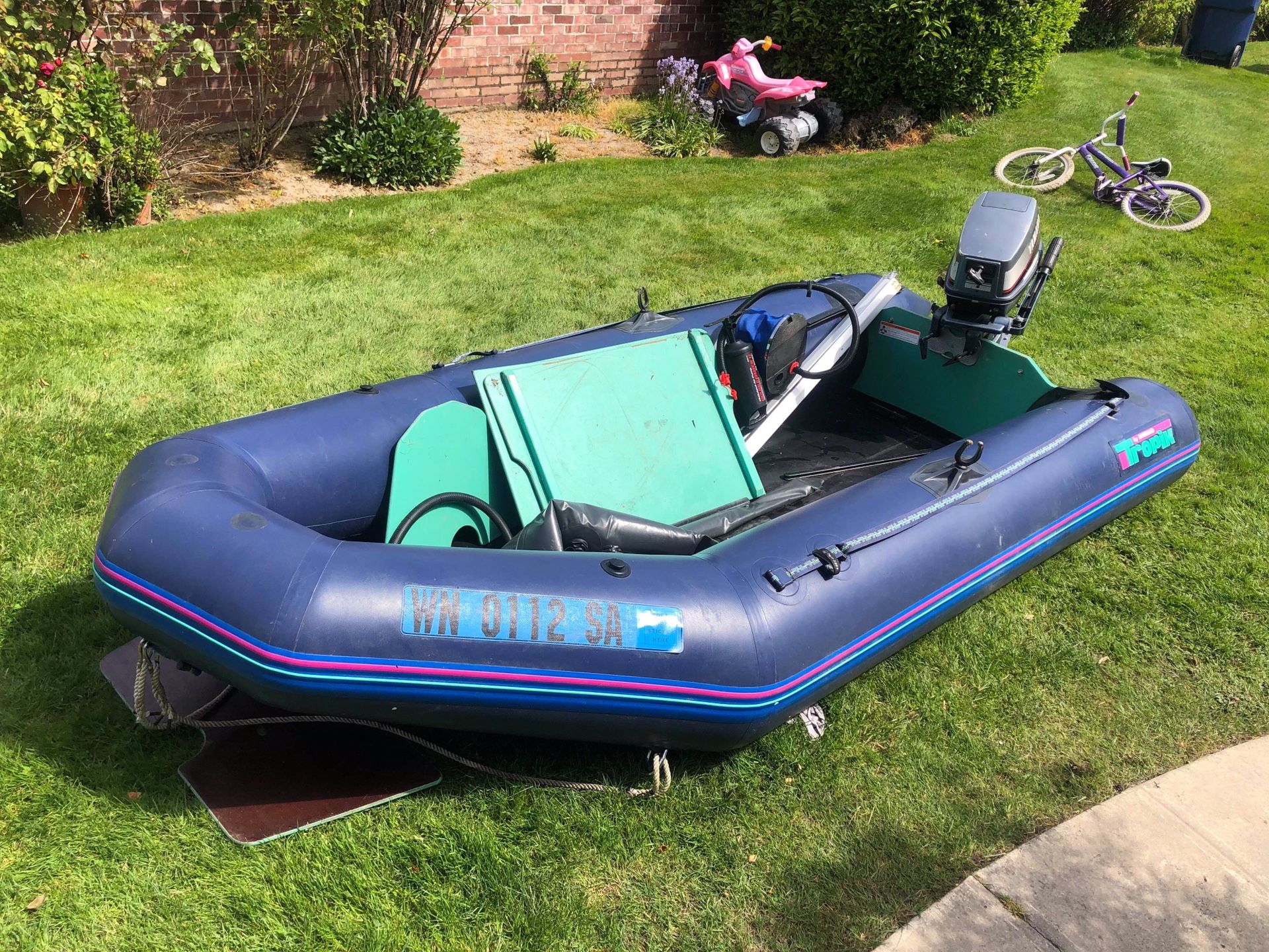 Bombard Tropik 11 ft with 8HP Yamaha 2 Stroke for Sale in Seattle, WA OfferUp