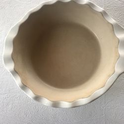 Pampered Chef 9” Vanilla Fluted Edge Pie Pan Thumbnail