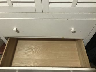 Dresser/cabinet  Thumbnail