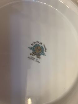 Noritake Serving Dish/Bowl and 4pc Saucers Thumbnail