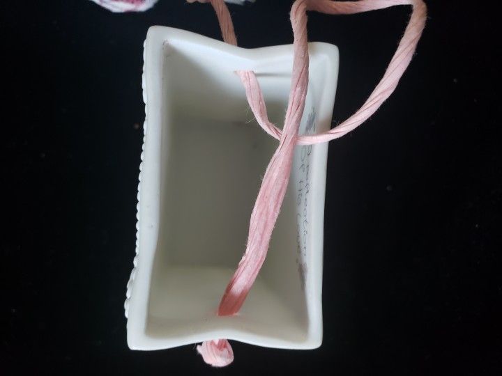 1993 Enesco Precious Moment Porcelain Mini Gift Box with dryed flowers
